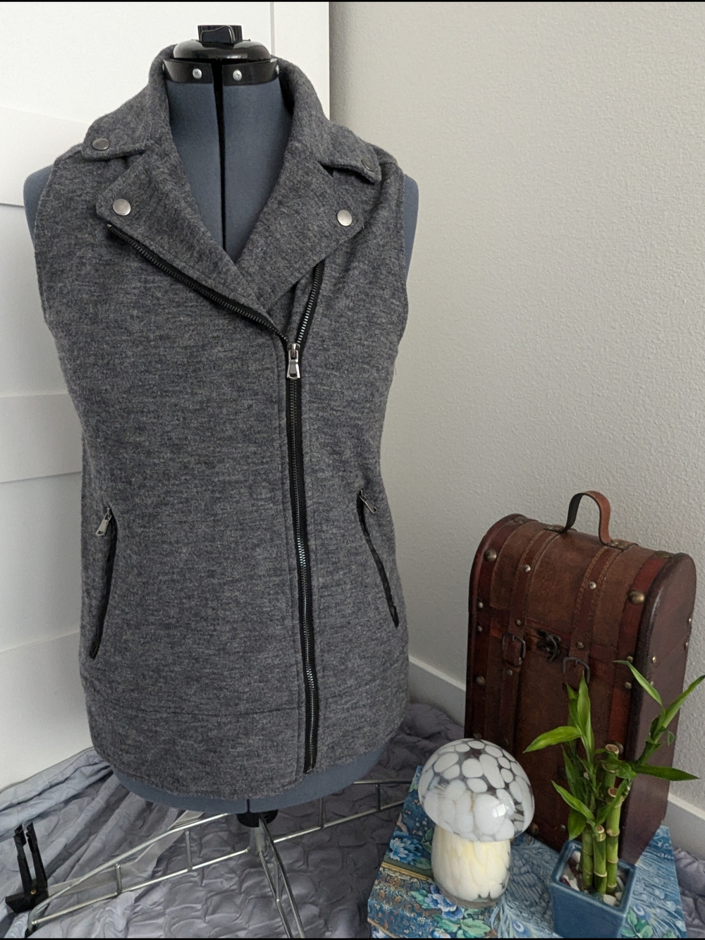 Love Token Sleeveless Gray Motorcycle Zip Vest - L